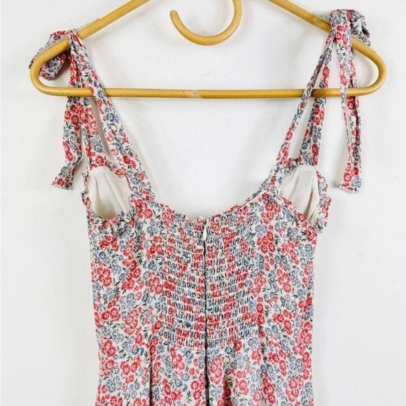 Reformation Nikita Floral Midi
Ruffle dress NWT - Picture 3 of 12